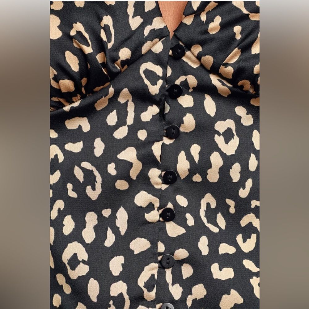Lulus Cambera Black Leopard Print Satin Button-Up Crop Top, size medium - Picture 6 of 14